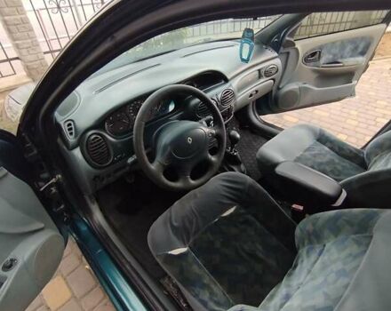 Зелений Рено Меган, об'ємом двигуна 1.6 л та пробігом 403 тис. км за 1950 $, фото 11 на Automoto.ua
