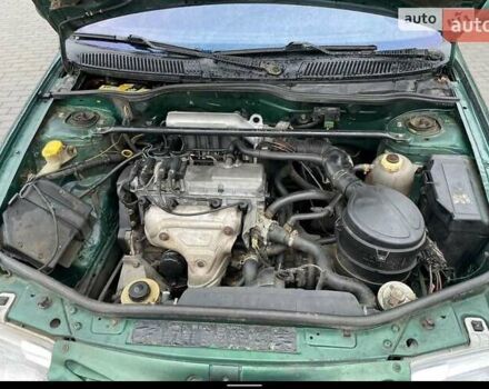 Зеленый Рено Меган, объемом двигателя 1.6 л и пробегом 170 тыс. км за 1400 $, фото 3 на Automoto.ua