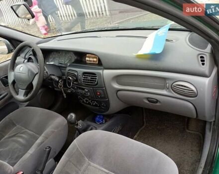 Зелений Рено Меган, об'ємом двигуна 1.4 л та пробігом 280 тис. км за 2000 $, фото 5 на Automoto.ua