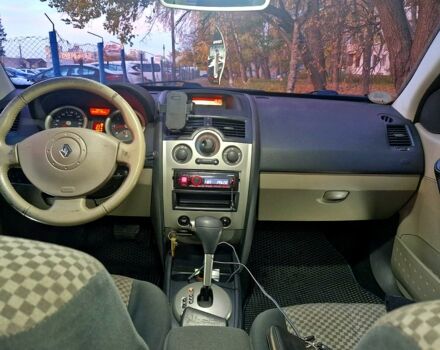 Зелений Рено Меган, об'ємом двигуна 2 л та пробігом 185 тис. км за 5000 $, фото 4 на Automoto.ua