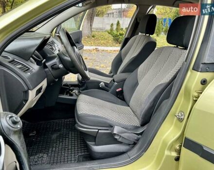 Зеленый Рено Меган, объемом двигателя 1.6 л и пробегом 302 тыс. км за 3750 $, фото 4 на Automoto.ua