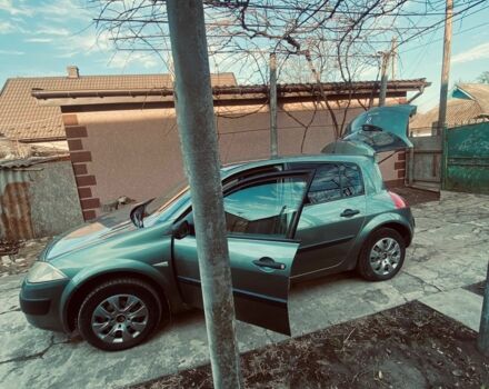 Зеленый Рено Меган, объемом двигателя 1.6 л и пробегом 330 тыс. км за 3900 $, фото 2 на Automoto.ua