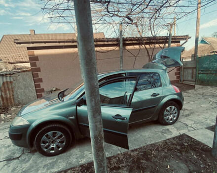 Зеленый Рено Меган, объемом двигателя 1.6 л и пробегом 320 тыс. км за 4000 $, фото 2 на Automoto.ua