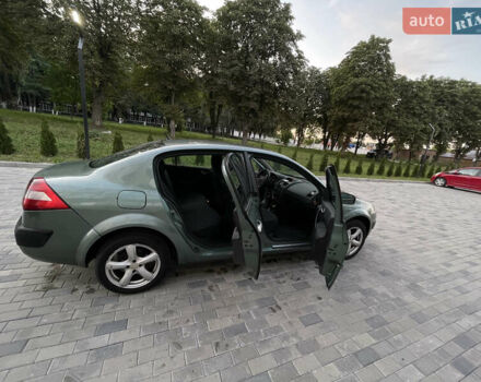 Зеленый Рено Меган, объемом двигателя 1.9 л и пробегом 350 тыс. км за 4600 $, фото 2 на Automoto.ua