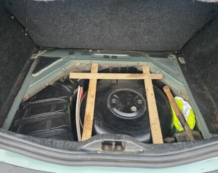 Зеленый Рено Меган, объемом двигателя 1.4 л и пробегом 203 тыс. км за 4199 $, фото 9 на Automoto.ua