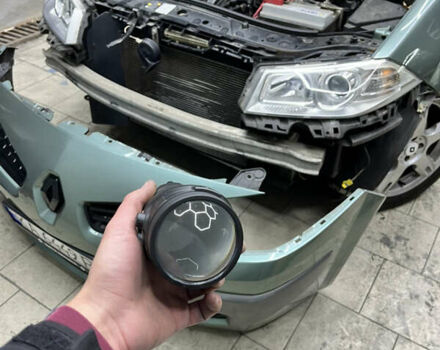 Зелений Рено Меган, об'ємом двигуна 1.6 л та пробігом 152 тис. км за 6800 $, фото 10 на Automoto.ua