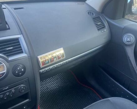 Зеленый Рено Меган, объемом двигателя 1.6 л и пробегом 235 тыс. км за 5000 $, фото 14 на Automoto.ua