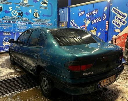 Зеленый Рено Меган, объемом двигателя 1.6 л и пробегом 300 тыс. км за 1200 $, фото 3 на Automoto.ua