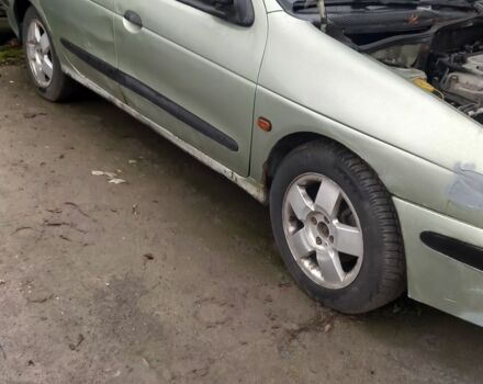 Зеленый Рено Меган, объемом двигателя 1.4 л и пробегом 1 тыс. км за 650 $, фото 1 на Automoto.ua