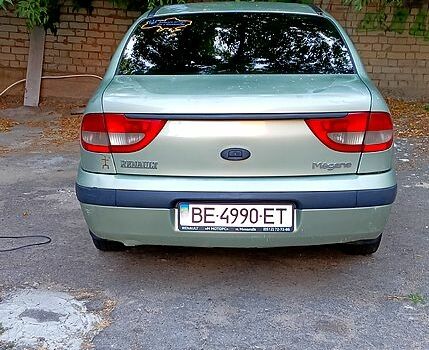 Зеленый Рено Меган, объемом двигателя 1.4 л и пробегом 344 тыс. км за 2700 $, фото 1 на Automoto.ua