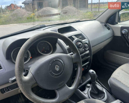 Зелений Рено Меган, об'ємом двигуна 1.4 л та пробігом 260 тис. км за 3500 $, фото 7 на Automoto.ua