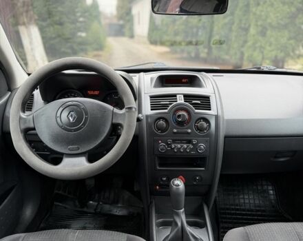 Зеленый Рено Меган, объемом двигателя 1.4 л и пробегом 210 тыс. км за 3650 $, фото 7 на Automoto.ua