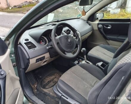 Зеленый Рено Меган, объемом двигателя 1.6 л и пробегом 250 тыс. км за 999 $, фото 5 на Automoto.ua