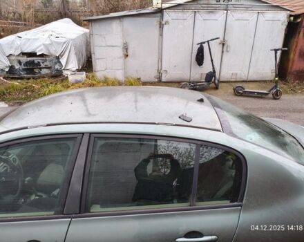 Зеленый Рено Меган, объемом двигателя 1.6 л и пробегом 250 тыс. км за 999 $, фото 6 на Automoto.ua