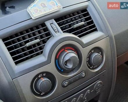 Зеленый Рено Меган, объемом двигателя 1.6 л и пробегом 230 тыс. км за 5740 $, фото 17 на Automoto.ua