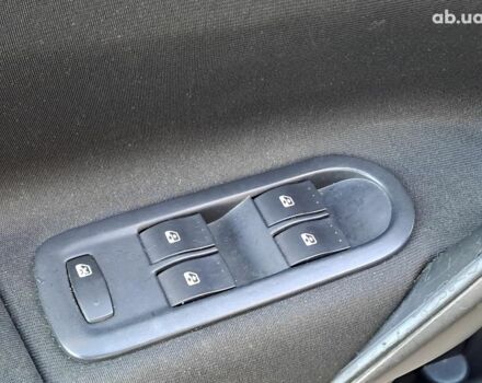 Зеленый Рено Меган, объемом двигателя 1.6 л и пробегом 230 тыс. км за 5740 $, фото 9 на Automoto.ua