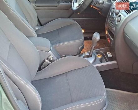 Зеленый Рено Меган, объемом двигателя 1.6 л и пробегом 230 тыс. км за 5740 $, фото 13 на Automoto.ua