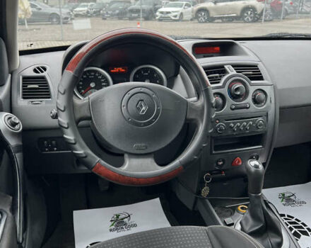 Зеленый Рено Меган, объемом двигателя 1.6 л и пробегом 226 тыс. км за 3700 $, фото 13 на Automoto.ua