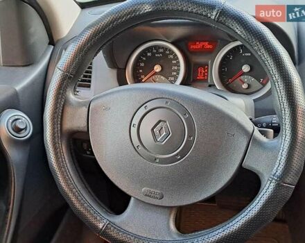 Зеленый Рено Меган, объемом двигателя 1.6 л и пробегом 230 тыс. км за 5740 $, фото 15 на Automoto.ua