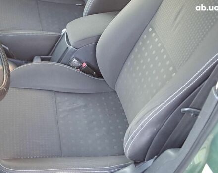 Зеленый Рено Меган, объемом двигателя 1.6 л и пробегом 230 тыс. км за 5740 $, фото 7 на Automoto.ua