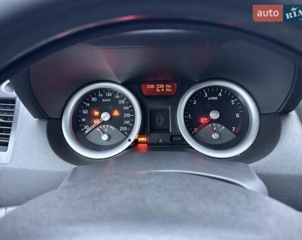 Зелений Рено Меган, об'ємом двигуна 1.6 л та пробігом 226 тис. км за 3800 $, фото 14 на Automoto.ua