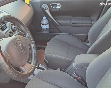 Зеленый Рено Меган, объемом двигателя 1.6 л и пробегом 230 тыс. км за 5740 $, фото 10 на Automoto.ua