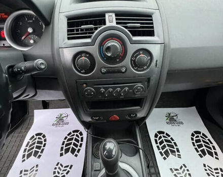 Зеленый Рено Меган, объемом двигателя 1.6 л и пробегом 226 тыс. км за 3700 $, фото 18 на Automoto.ua