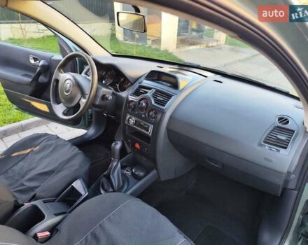 Зеленый Рено Меган, объемом двигателя 1.39 л и пробегом 180 тыс. км за 4499 $, фото 5 на Automoto.ua