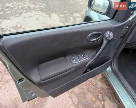 Зеленый Рено Меган, объемом двигателя 1.6 л и пробегом 158 тыс. км за 4990 $, фото 17 на Automoto.ua