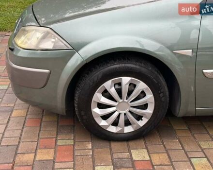 Зелений Рено Меган, об'ємом двигуна 2 л та пробігом 200 тис. км за 4600 $, фото 13 на Automoto.ua