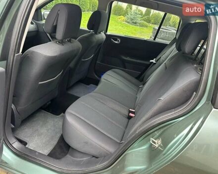 Зелений Рено Меган, об'ємом двигуна 2 л та пробігом 200 тис. км за 4600 $, фото 36 на Automoto.ua