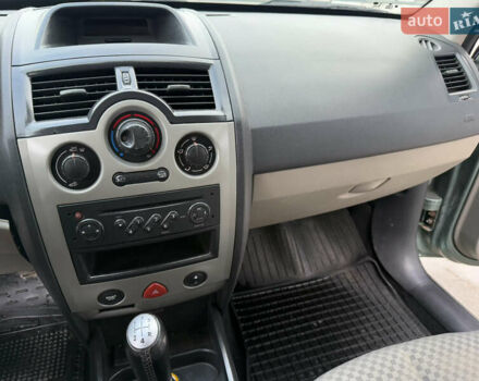 Зеленый Рено Меган, объемом двигателя 1.6 л и пробегом 294 тыс. км за 3850 $, фото 40 на Automoto.ua