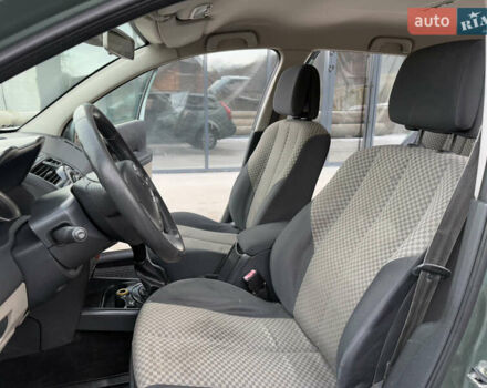 Зеленый Рено Меган, объемом двигателя 1.6 л и пробегом 294 тыс. км за 3850 $, фото 39 на Automoto.ua