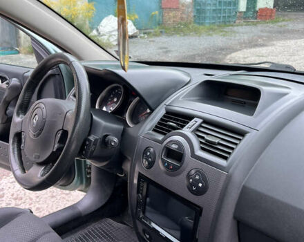 Зеленый Рено Меган, объемом двигателя 1.6 л и пробегом 245 тыс. км за 4000 $, фото 10 на Automoto.ua