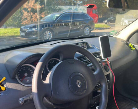 Зеленый Рено Меган, объемом двигателя 1.6 л и пробегом 282 тыс. км за 3000 $, фото 4 на Automoto.ua