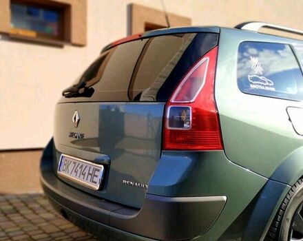 Зеленый Рено Меган, объемом двигателя 1.6 л и пробегом 200 тыс. км за 5350 $, фото 9 на Automoto.ua