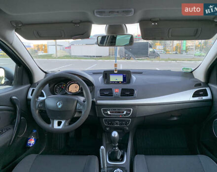 Рено Меган 2009 в Сумах на Automoto.ua Зеленый Рено Меган, объемом двигателя 1.6 л и пробегом 295 тыс. км за 6999 $, фото 16 на Automoto.ua