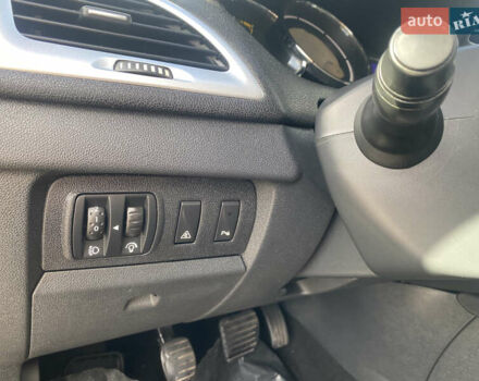 Зелений Рено Меган, об'ємом двигуна 1.6 л та пробігом 205 тис. км за 8700 $, фото 39 на Automoto.ua