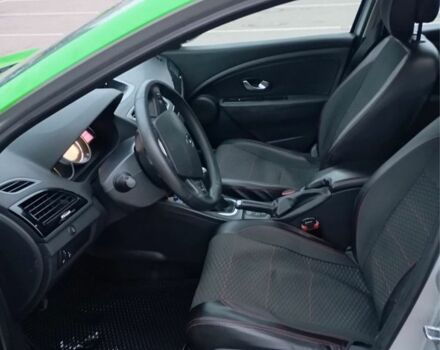 Зеленый Рено Меган, объемом двигателя 1.5 л и пробегом 300 тыс. км за 7000 $, фото 3 на Automoto.ua