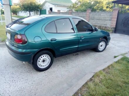 Рено Меган 1996 у Вараш (Кузнецовськ) на Automoto.ua Зелений Рено Меган, об'ємом двигуна 1.6 л та пробігом 245 тис. км за 1450 $, фото 1 на Automoto.ua