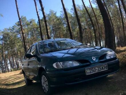 Рено Меган 1996 в Шепетовке на Automoto.ua Зеленый Рено Меган, объемом двигателя 0 л и пробегом 287 тыс. км за 2499 $, фото 1 на Automoto.ua