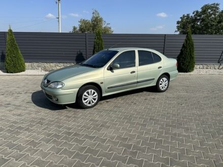 Рено Меган 2001 в Маньковка на Automoto.ua Зеленый Рено Меган, объемом двигателя 1.4 л и пробегом 320 тыс. км за 2350 $, фото 1 на Automoto.ua