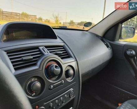 Оранжевый Рено Меган, объемом двигателя 0 л и пробегом 163 тыс. км за 5200 $, фото 33 на Automoto.ua