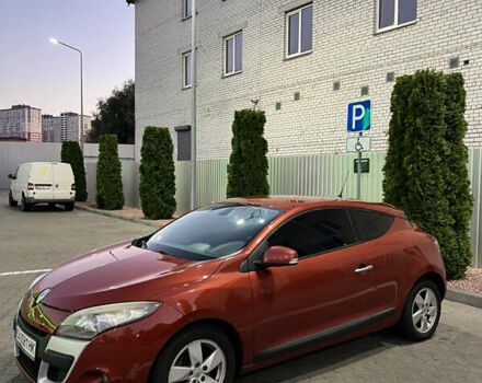 Оранжевый Рено Меган, объемом двигателя 2 л и пробегом 147 тыс. км за 7400 $, фото 1 на Automoto.ua