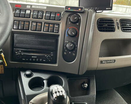 Білий Рено Мідлум, об'ємом двигуна 4.75 л та пробігом 317 тис. км за 48900 $, фото 9 на Automoto.ua