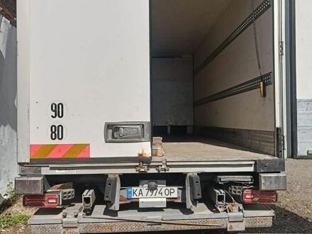 Белый Рено Мидлум, объемом двигателя 4.76 л и пробегом 300 тыс. км за 13000 $, фото 1 на Automoto.ua