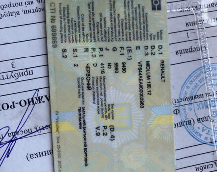 Красный Рено Мидлум, объемом двигателя 4.12 л и пробегом 335 тыс. км за 12800 $, фото 9 на Automoto.ua
