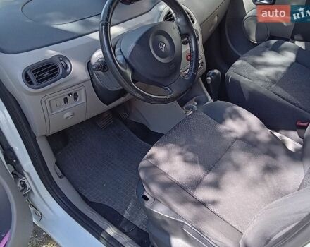 Белый Рено Модус, объемом двигателя 1.6 л и пробегом 146 тыс. км за 4150 $, фото 6 на Automoto.ua