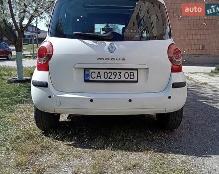 Белый Рено Модус, объемом двигателя 1.6 л и пробегом 146 тыс. км за 4150 $, фото 11 на Automoto.ua