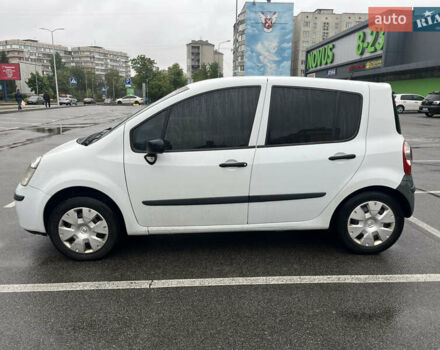 Белый Рено Модус, объемом двигателя 1.5 л и пробегом 127 тыс. км за 4500 $, фото 1 на Automoto.ua